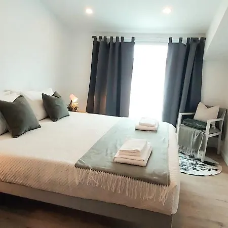Ocean & View Loft Apartment